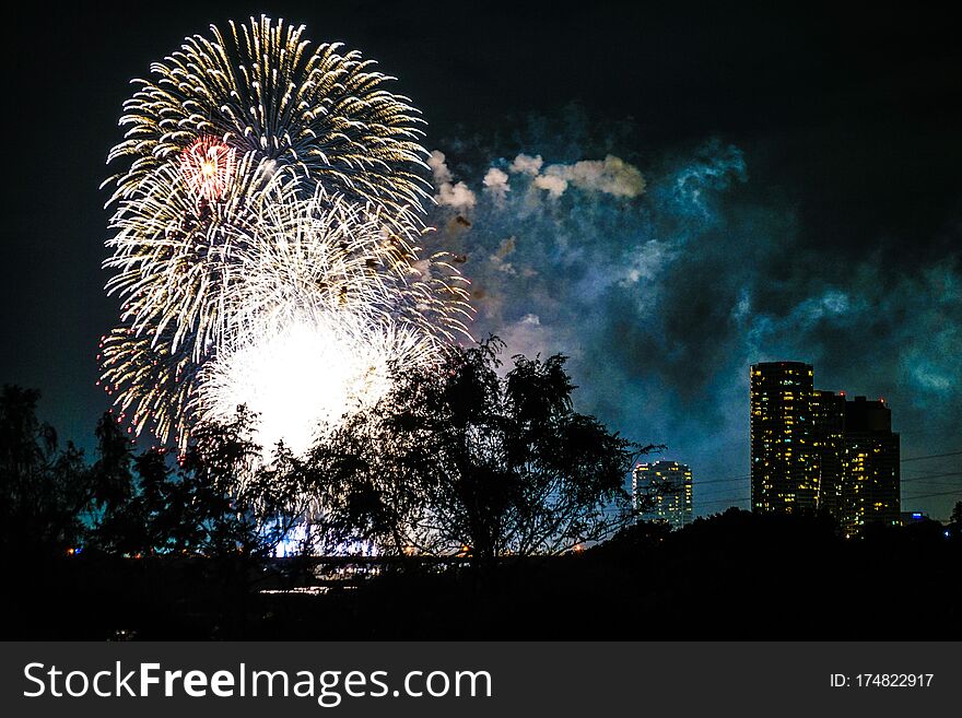 Setagaya-ku, Tama River fireworks display 2019. Shooting location :  Kawasaki City, Kanagawa Prefecture