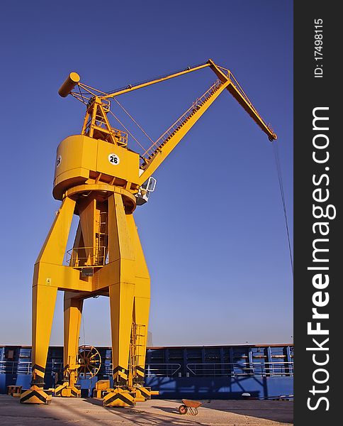 30 tons crane