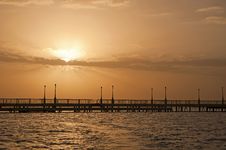 Sunrise Over The Ocean At A Pier Royalty Free Stock Images Sunrise Over The Ocean At A Pier Royalty Free Stock Images