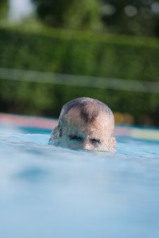 Man Swimming In Pool Royalty Free Stock Photo