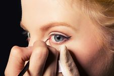 Charming Young Woman Applying Blusher Eyelid Stock Photography Charming Young Woman Applying Blusher Eyelid Stock Photography
