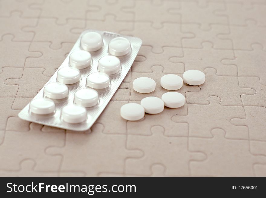 Plate of pills medicament