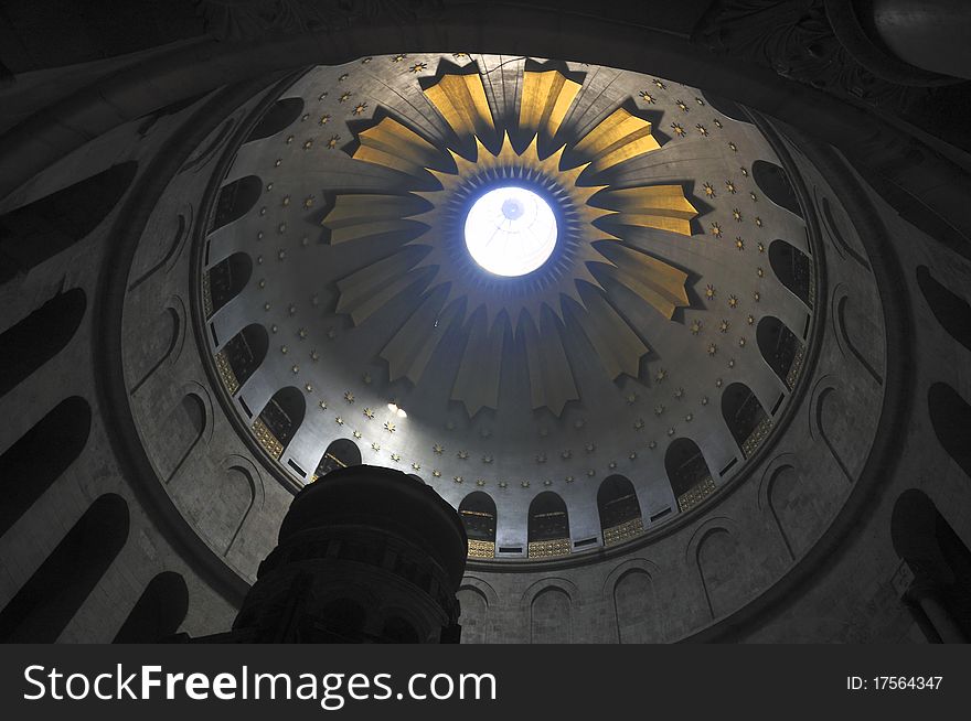 Rotunda of the church Holy Seplche over the tomb of Jesus