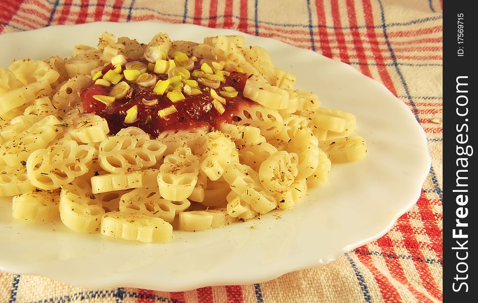 Pasta With Tomato Sauce