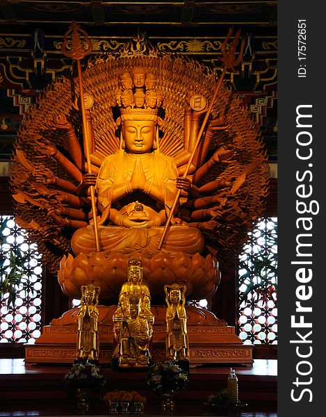 Thousand hands wooden Buddha, Leng Nei Yee temple