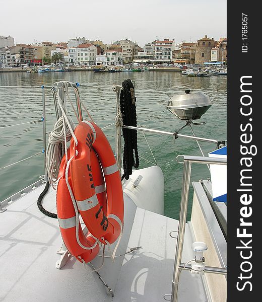 Aft yacht sail to the ocean