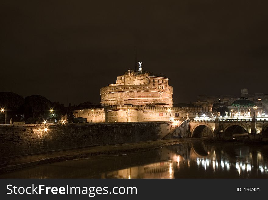 This is Castel Sant'Angelo an historic building near Vatican (Rome)
Canon 350d - 18-55 mm 
ISO 100 - 24 mm - 15.0 sec - f/11. This is Castel Sant'Angelo an historic building near Vatican (Rome)
Canon 350d - 18-55 mm 
ISO 100 - 24 mm - 15.0 sec - f/11