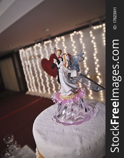 Wedding Cake Figurine