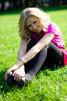 Smiley Girl On Grass Royalty Free Stock Images Smiley Girl On Grass Royalty Free Stock Images