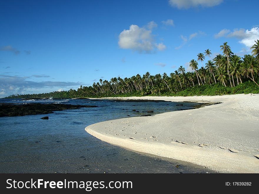 The Alabaster Beach In South Pacific