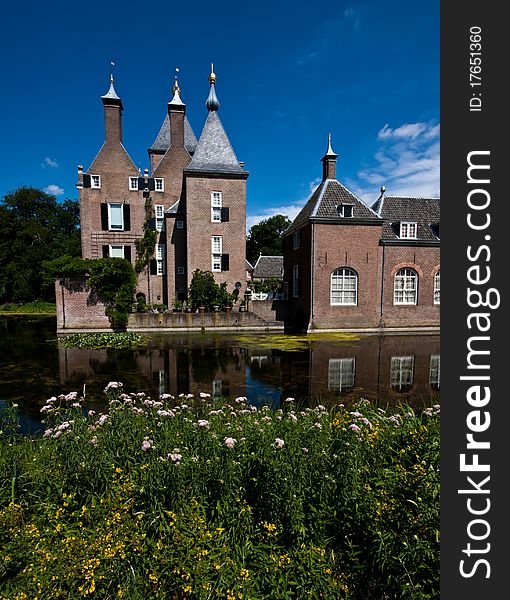 Castle Renswoude built around 1654 in the Province of Utrecht, Netherlands. Castle Renswoude built around 1654 in the Province of Utrecht, Netherlands.