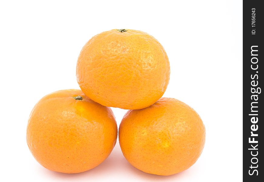 Three tangerines are located the friend on the friend thus that the triangle has turned out