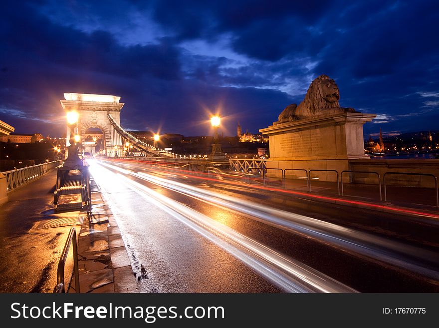 Budapest by night / Chain Bridge with traffic