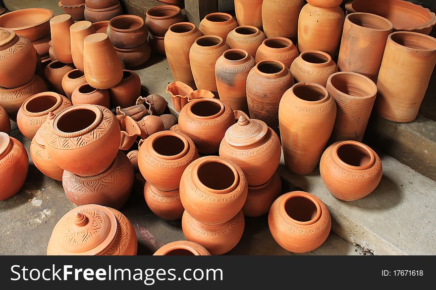 Shaker crafts, pottery of the Thai people. Shaker crafts, pottery of the Thai people.