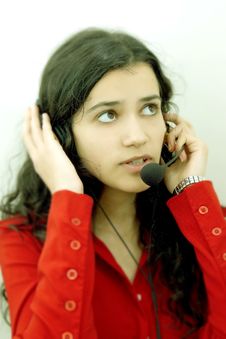 Girl With Headset Royalty Free Stock Images Girl With Headset Royalty Free Stock Images