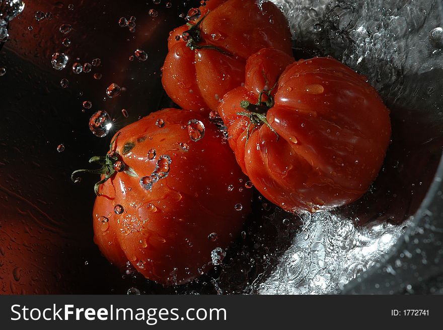 Tomato under the fresh water