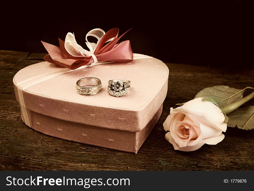 Wedding Rings and Rose for all occasions. Wedding Rings and Rose for all occasions