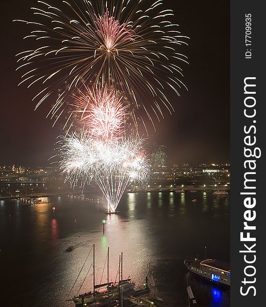 SAILING - Skandia Docklands Invitational 2007 - Melbourne (AUS) - 20/01/07 - ph.Andrea Francolini/Skandia FIRE WORKS. SAILING - Skandia Docklands Invitational 2007 - Melbourne (AUS) - 20/01/07 - ph.Andrea Francolini/Skandia FIRE WORKS