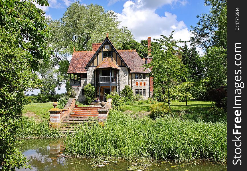 Quaint Riverside Cottage in Rural England