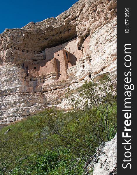 Historic Indian ruins of Montezuma Castle about 5 miles north of Camp Verde near Sedona Arizona. Five-story, 20 room, cliff dwellings carved into sandstone cliffs high above Beaver Creek, abandoned by Sinaquq Indians in the 15th century. Historic Indian ruins of Montezuma Castle about 5 miles north of Camp Verde near Sedona Arizona. Five-story, 20 room, cliff dwellings carved into sandstone cliffs high above Beaver Creek, abandoned by Sinaquq Indians in the 15th century.