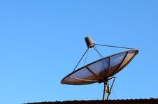 Satellite On A Roof Royalty Free Stock Photography Satellite On A Roof Royalty Free Stock Photography