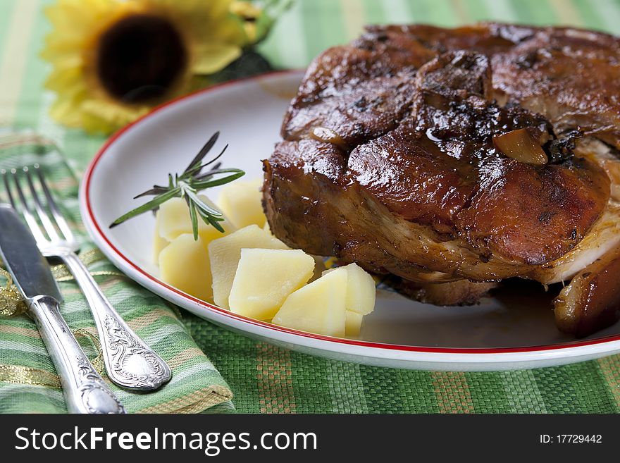 Gourmet Honey Baked Ham and Potato Side Dish. Gourmet Honey Baked Ham and Potato Side Dish