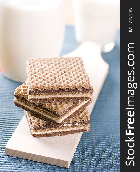 Wafers with cacao cream and nuts