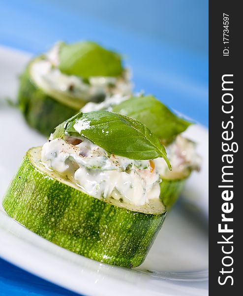 Green Little courgette with cheese