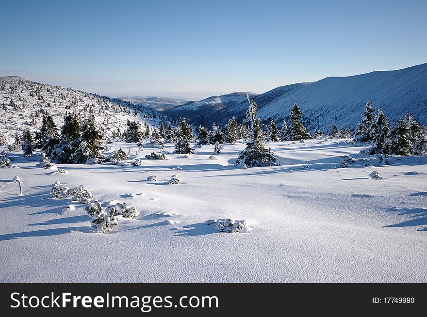 The valley in Karkonosze during winter