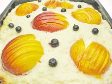 Curd Pudding Cake With Peaches Royalty Free Stock Photography Curd Pudding Cake With Peaches Royalty Free Stock Photography