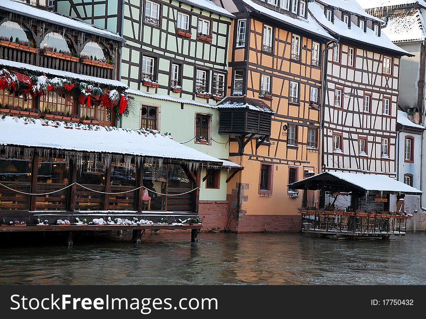 The color of windows in Strasbourg