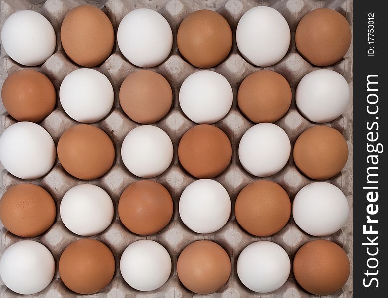 Alernative white and brown eggs than a checkerboard