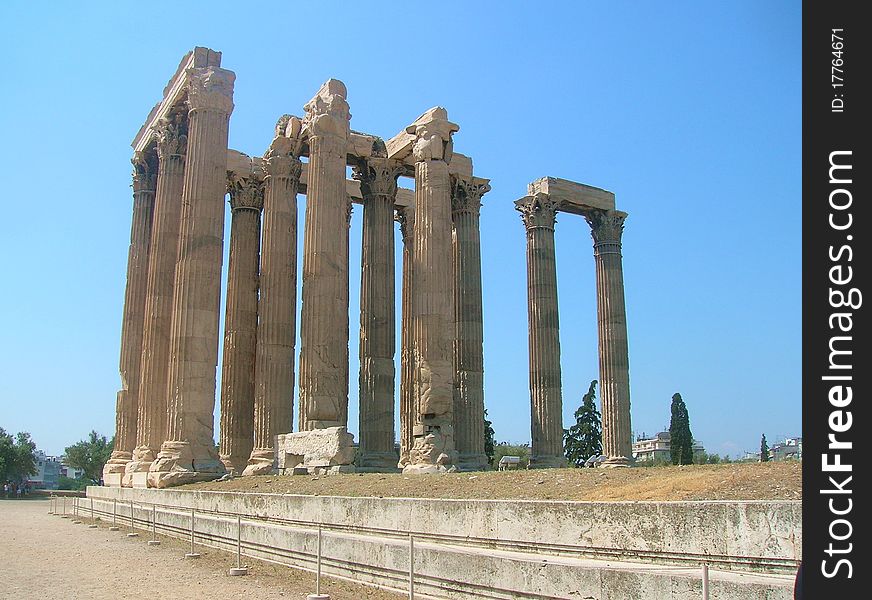 Zeus temple s pillars