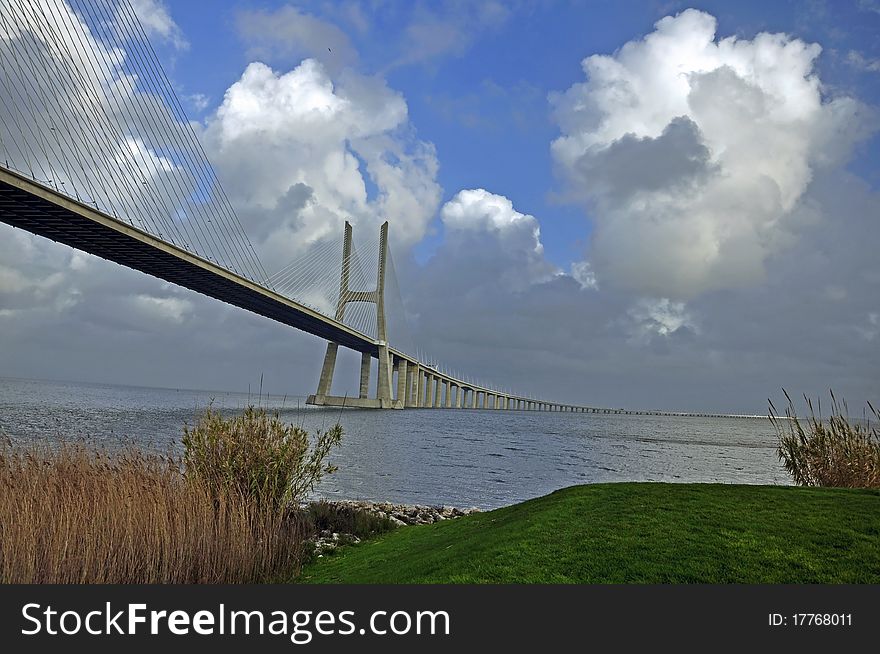 The new highway over the river Tagus in Lisbon, was commissioned in April 1, 1998 g - to 500-th anniversary of explorer Vasco da Gama sea route from Europe to India. Bridge - one of several large-scale construction projects on the Iberian peninsula, made in commemorate the 500 th anniversary of the discovery of America. The total length of the bridge Vasco da Gama, 17 km. The new highway over the river Tagus in Lisbon, was commissioned in April 1, 1998 g - to 500-th anniversary of explorer Vasco da Gama sea route from Europe to India. Bridge - one of several large-scale construction projects on the Iberian peninsula, made in commemorate the 500 th anniversary of the discovery of America. The total length of the bridge Vasco da Gama, 17 km