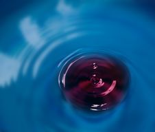 Poison Water Drop Wth Blur Royalty Free Stock Images