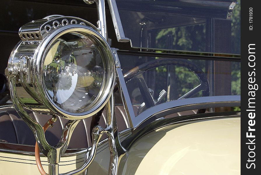 Acetylene lamp on a 1925 Voisin Antique car. This was taken at Castle Hill Concours d'Elegance - 2002. Acetylene lamp on a 1925 Voisin Antique car. This was taken at Castle Hill Concours d'Elegance - 2002.