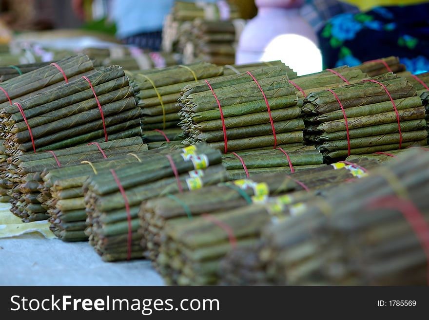 Image of myanmar cigars, market