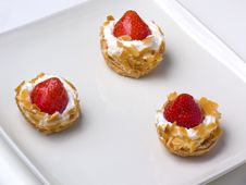 Strawberry Tarts On A Sqare Plate Royalty Free Stock Photos Strawberry Tarts On A Sqare Plate Royalty Free Stock Photos