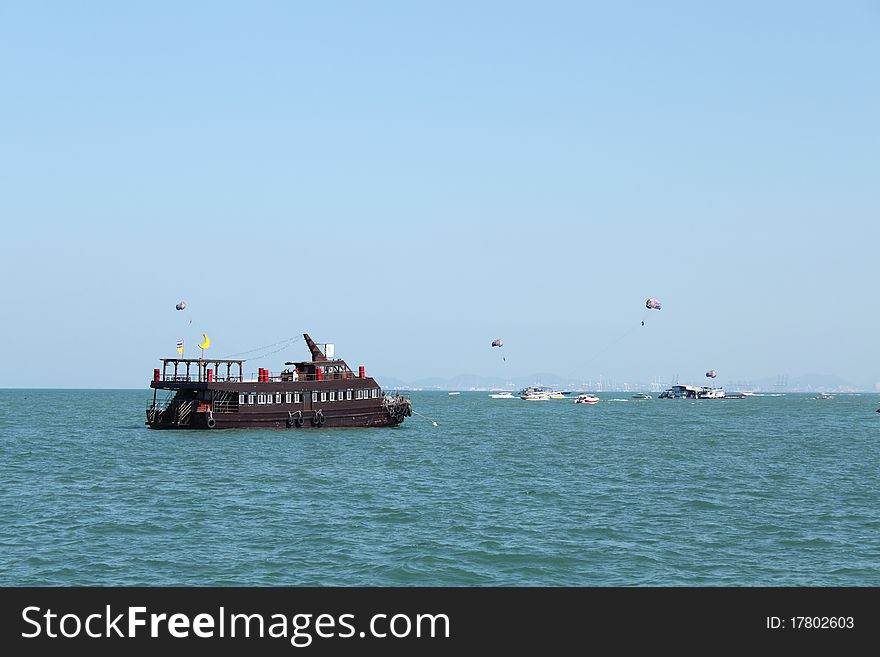 Boat in the sea with horizontal line ,Koh Lan,Thailand. Boat in the sea with horizontal line ,Koh Lan,Thailand