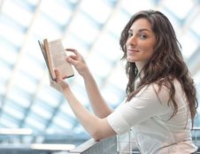 Elegant Young Woman Reading Royalty Free Stock Photos Elegant Young Woman Reading Royalty Free Stock Photos