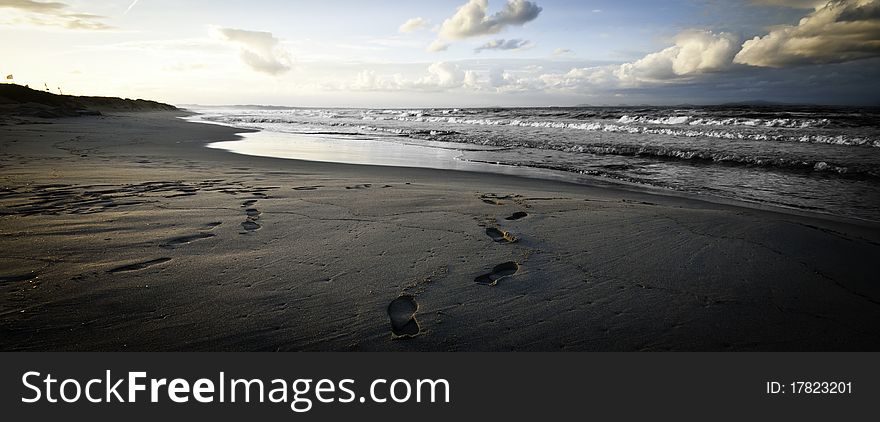 Sardinian sea winter dramatic waves ecology