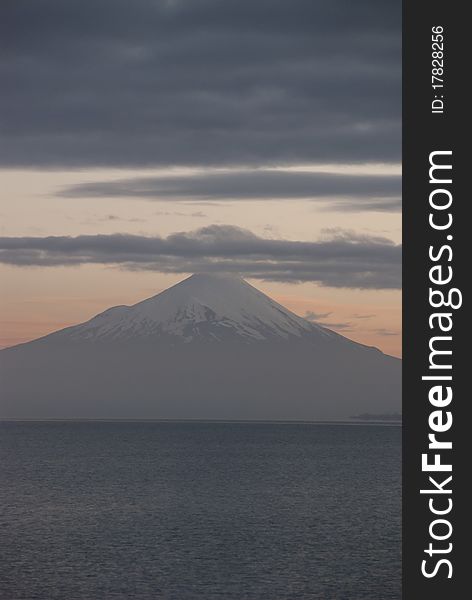 The osorno on the lake llanquihue