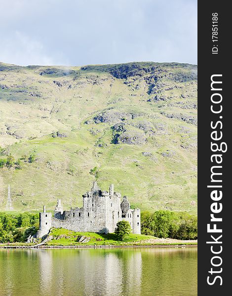 Kilchurn Castle at Loch Awe, Scotland