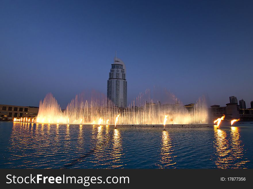 Dubai fountain, worlds largest musical water fountain