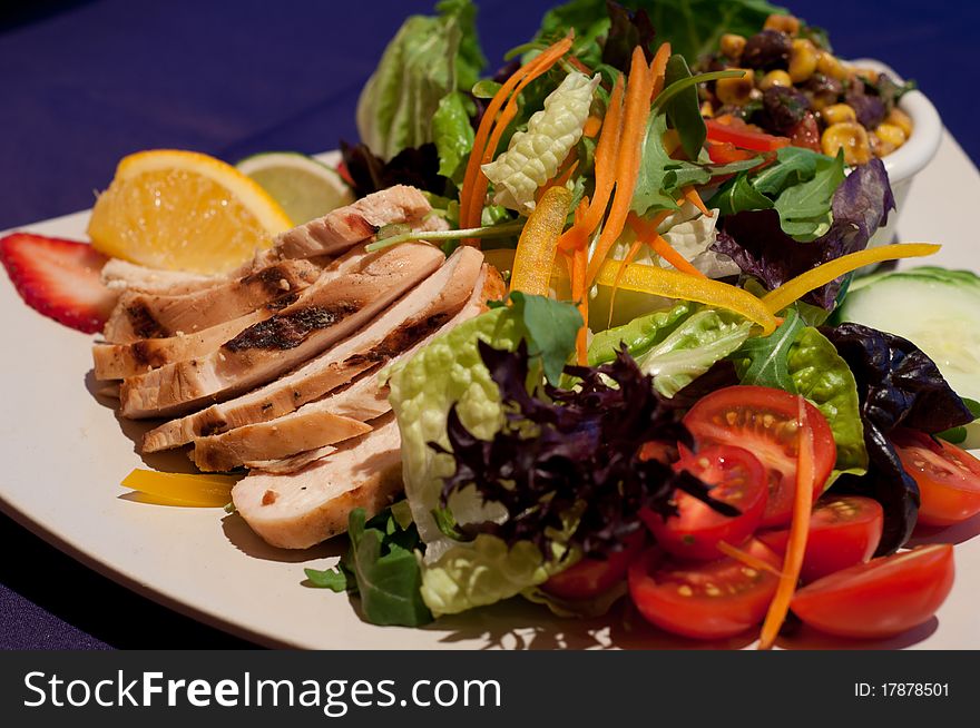 Salad with Assorted Vegetables and Chicken