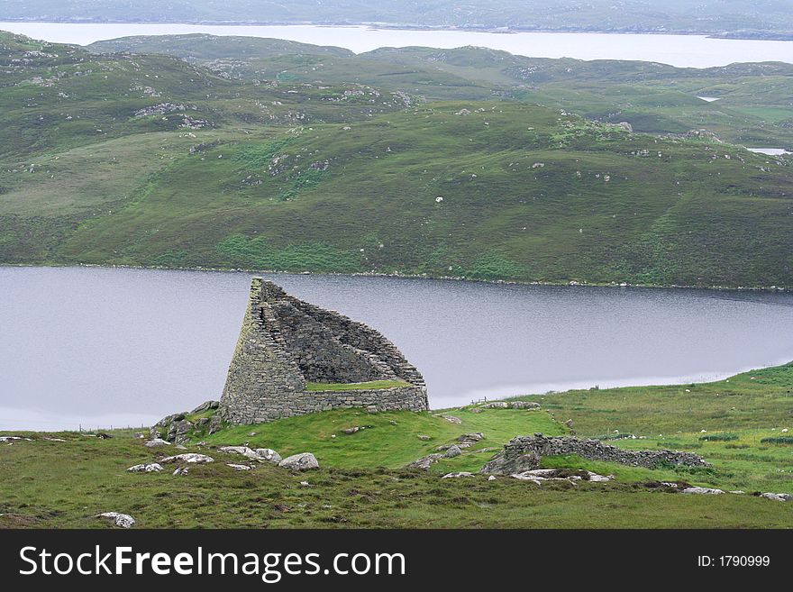 Context image of the Broch at Carloway, Isle of Lewis, Hebrides, Scotland. Context image of the Broch at Carloway, Isle of Lewis, Hebrides, Scotland