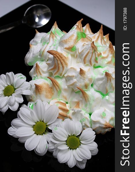 Casserole ice cream decorated group of flowers