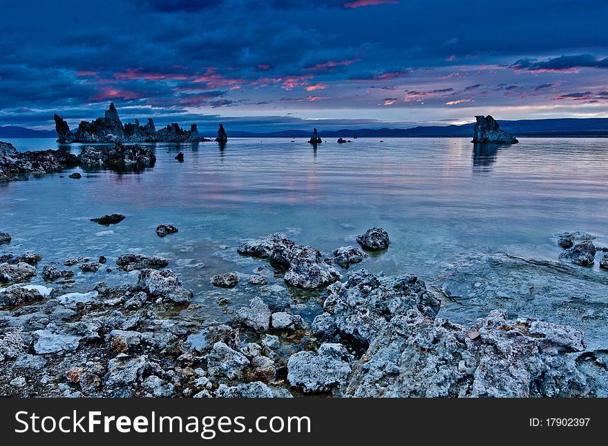 An autumn morning at Mono Lake