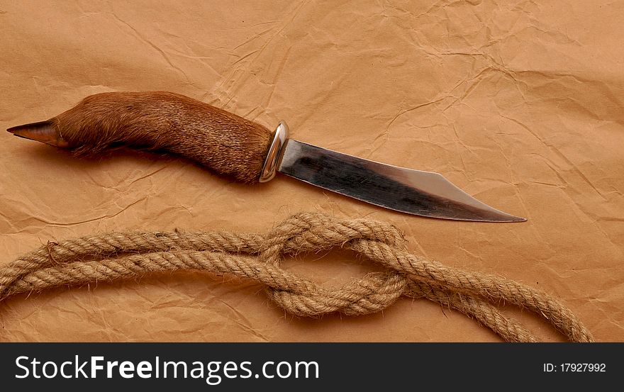 Hunting knife and rope