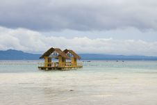 Hut In The Middle Of The Sea Royalty Free Stock Image